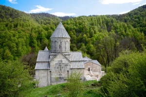 تور ارمنستان با آژانس گشت نامه یکی از جاهای دیدنی ارمنستان بازدید از کلیساهای تاریخی این کشور است.