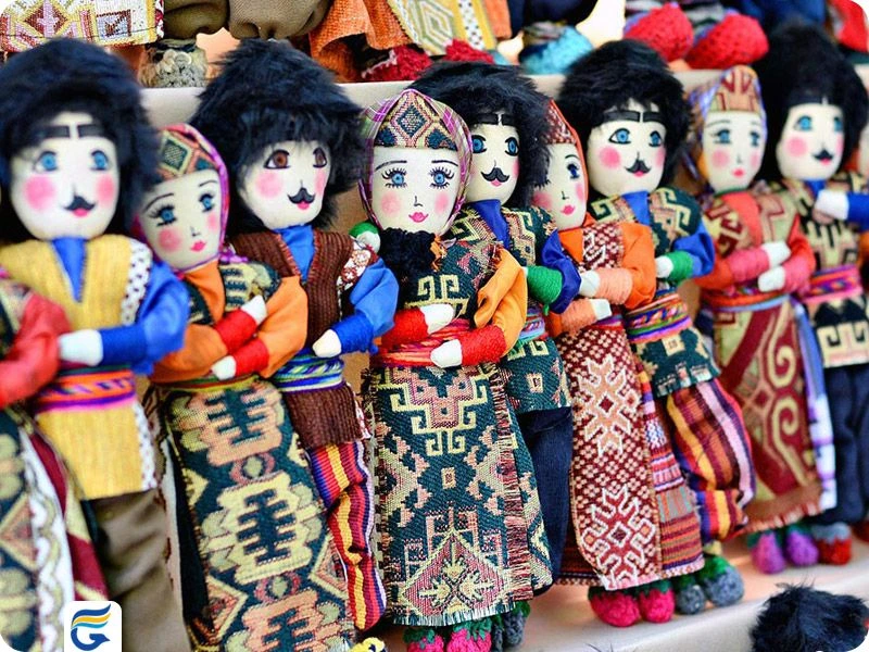 نمونه ایی از سوغات ارمنستان عروسک‌های متنوع پارچه ایی است