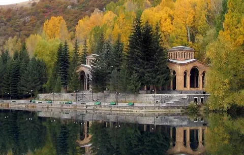 جرموک ارمنستان با چشمه‌ها و آب های گرم شناخته می۲شود.
