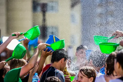 تاریخ جشن آب در ارمنستان و مردم شرکت کننده در این جشن