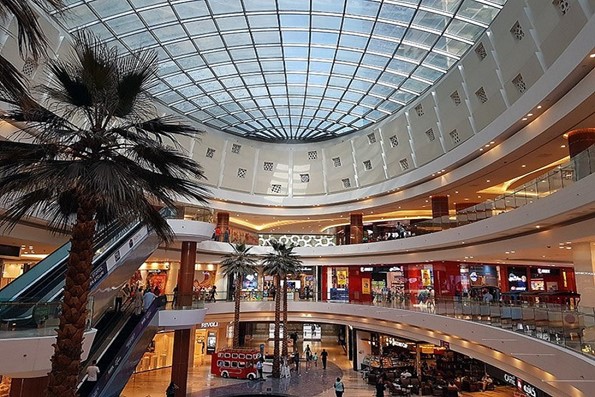 مرکز خرید الغریر، یمی از قدیمی‌ترین مراکز خرید دبی