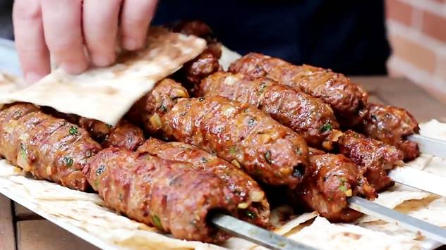 لولا کباب (Lula kebab)؛ کبابی خاص و خوش طعم در ارمنستان 